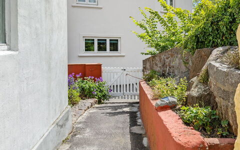 Alea - 200M from the Sea: Tag, Hus, Land Lot, Hjem, Sommerhus, Estate, Garden Bygninger, Skygge, Bjælkehytte, Landscaping
