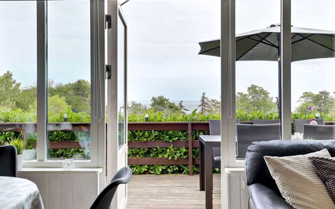 Voitto - 150M from the Sea: Tag, Hus, Land Lot, Hjem, Sommerhus, Estate, Garden Bygninger, Skygge, Bjælkehytte, Landscaping