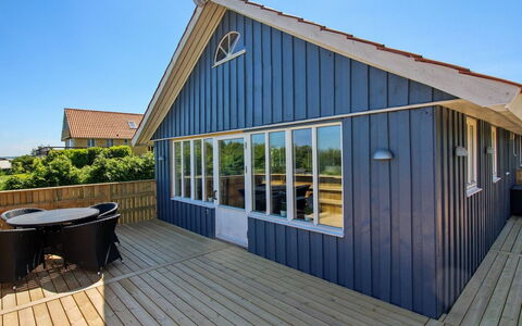 Voitto - 150M from the Sea: Tag, Hus, Land Lot, Hjem, Sommerhus, Estate, Garden Bygninger, Skygge, Bjælkehytte, Landscaping