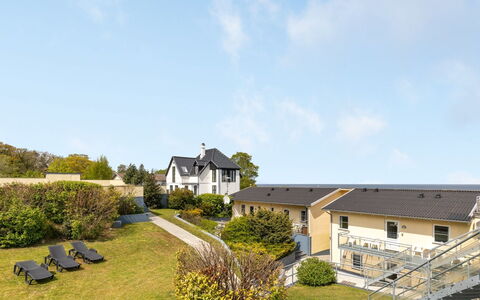 Hermann - 100M from the Sea: Fritid, Reklame, Parkere, Banner, Skilt, Sti