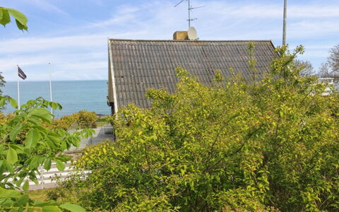 Alija - 50M from the Sea: Træ, Hus, Sommerhus, Hjem, Tag, Landdistrikt, Sidespor, Bjælkehytte, Garden Bygninger, Hårdttræ