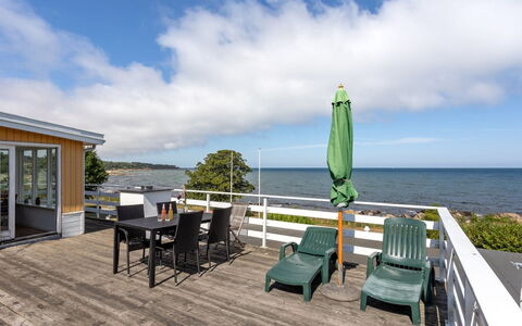Alija - 50M from the Sea: Træ, Hus, Sommerhus, Hjem, Tag, Landdistrikt, Sidespor, Bjælkehytte, Garden Bygninger, Hårdttræ