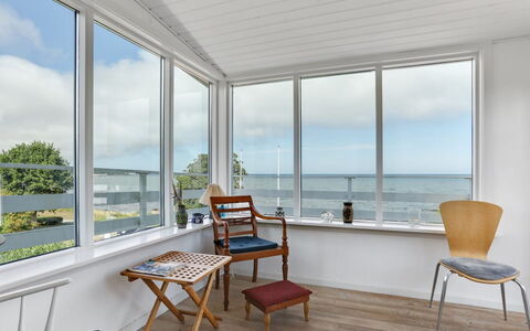 Alija - 50M from the Sea: Træ, Hus, Sommerhus, Hjem, Tag, Landdistrikt, Sidespor, Bjælkehytte, Garden Bygninger, Hårdttræ