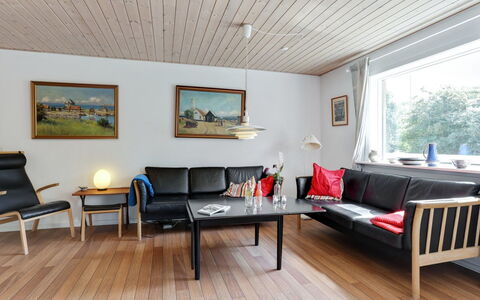Alija - 50M from the Sea: Træ, Hus, Sommerhus, Hjem, Tag, Landdistrikt, Sidespor, Bjælkehytte, Garden Bygninger, Hårdttræ