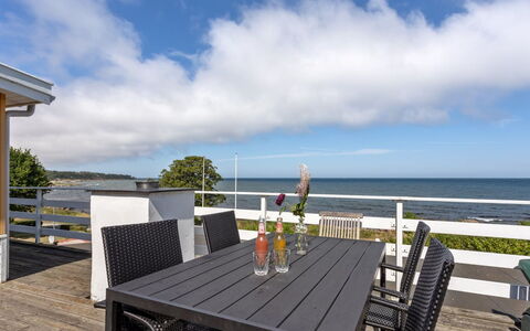 Alija - 50M from the Sea: Træ, Hus, Sommerhus, Hjem, Tag, Landdistrikt, Sidespor, Bjælkehytte, Garden Bygninger, Hårdttræ