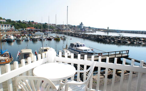 Frigg - 10M from the Sea: Træ, Hus, Sommerhus, Hjem, Tag, Landdistrikt, Sidespor, Bjælkehytte, Garden Bygninger, Hårdttræ