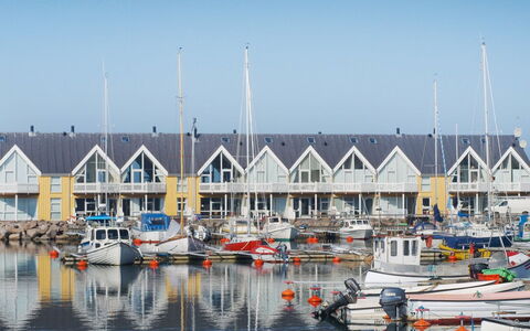 Frigg - 10M from the Sea: Træ, Hus, Sommerhus, Hjem, Tag, Landdistrikt, Sidespor, Bjælkehytte, Garden Bygninger, Hårdttræ
