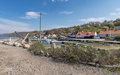 Paaske - 350M from the Sea