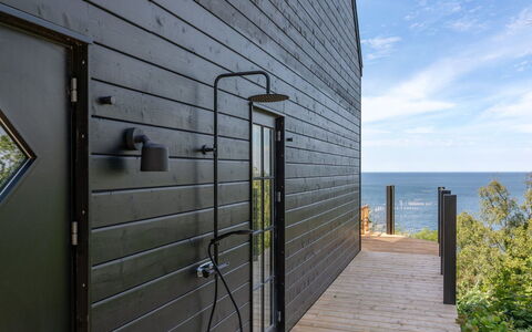 Thormoth - 200M from the Sea: Møbel, Indretning, Stol, Gulvbelægning, Bord, Udvej, Etage, Loft, Værelse, Eco Hotel