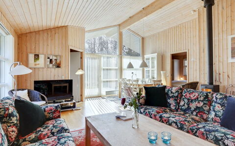 Sakarias - 800M from the Sea: Tag, Hus, Land Lot, Hjem, Sommerhus, Estate, Garden Bygninger, Skygge, Bjælkehytte, Landscaping