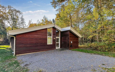 Sakarias - 800M from the Sea: Boligområde, Tag, Forstad, Indkørsel, Estate, Skorsten