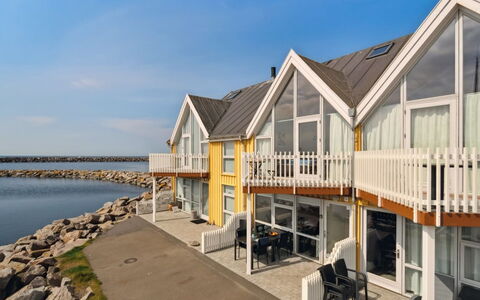 Fridhild - 10M from the Sea: Træ, Hus, Sommerhus, Hjem, Tag, Landdistrikt, Sidespor, Bjælkehytte, Garden Bygninger, Hårdttræ