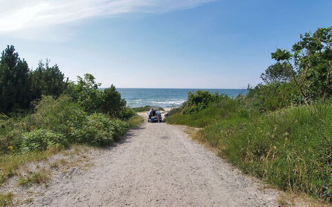 Joske - 250M from the Sea: Hus, Hjem, Tag, Sommerhus, Land Lot, Estate, Stuehus, Landsby, Farm