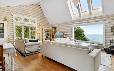 Heli - 200M from the Sea: Træ, Sommerhus, Hjem, Loft, Stue, Couch, Hårdttræ, Trægulve, Bjælkehytte