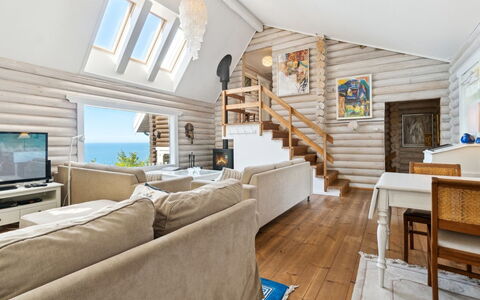 Heli - 200M from the Sea: Træ, Møbel, Indretning, Loft, Hjem, Couch, Hus, Stue, Sommerhus, Trægulve