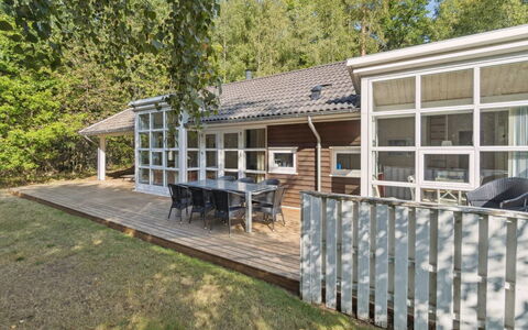 Dorit - 600M from the Sea: Træ, Hus, Sommerhus, Hjem, Tag, Landdistrikt, Sidespor, Bjælkehytte, Garden Bygninger, Hårdttræ