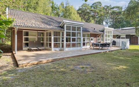 Dorit - 600M from the Sea: Træ, Hus, Sommerhus, Hjem, Tag, Landdistrikt, Sidespor, Bjælkehytte, Garden Bygninger, Hårdttræ
