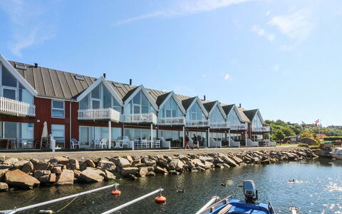 Allette - 10M from the Sea: Træ, Hus, Sommerhus, Hjem, Tag, Landdistrikt, Sidespor, Bjælkehytte, Garden Bygninger, Hårdttræ