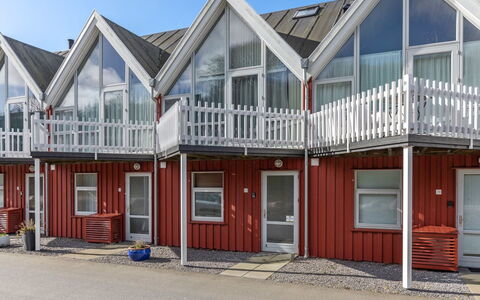 Allette - 10M from the Sea: Træ, Hus, Sommerhus, Hjem, Tag, Landdistrikt, Sidespor, Bjælkehytte, Garden Bygninger, Hårdttræ