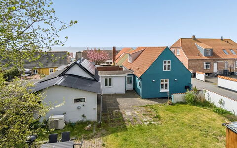 Heleen - 100M from the Sea: Bygning, Tag, Boligområde, Hus, Hjem, Arkitektur, Sommerhus, Land Lot, Menneskelig Bosættelse, Landdistrikt