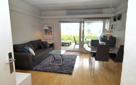 Magnus - 6Km from the Sea: Boligområde, Tag, Forstad, Indkørsel, Estate, Skorsten
