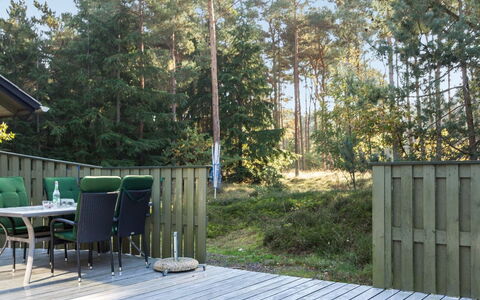 Elona - 950M from the Sea: Træ, Hus, Sommerhus, Hjem, Tag, Landdistrikt, Sidespor, Bjælkehytte, Garden Bygninger, Hårdttræ