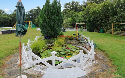 Annamia - 250M from the Sea: Have, Busk, Lawn, Backyard, Landscaping, Gård, Parkere, Botanisk Have, Evergreen
