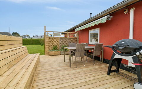 Kiana - 250M from the Sea: Træ, Hus, Sommerhus, Hjem, Tag, Landdistrikt, Sidespor, Bjælkehytte, Garden Bygninger, Hårdttræ