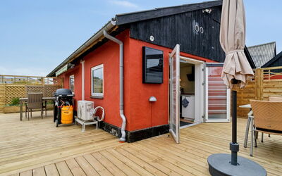 Kiana - 250M from the Sea