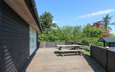 Hagen - 250M from the Sea