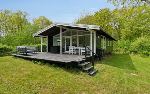 Esben - 350M from the Sea: Træ, Hus, Sommerhus, Hjem, Tag, Landdistrikt, Sidespor, Bjælkehytte, Garden Bygninger, Hårdttræ