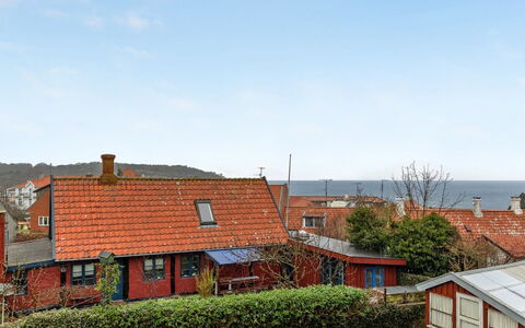 Jolin - 200M from the Sea: Sommerhus, Have, Sidespor, Garden Bygninger, Skygge, Gård, Backyard, Lawn, Stuehus, Landscaping