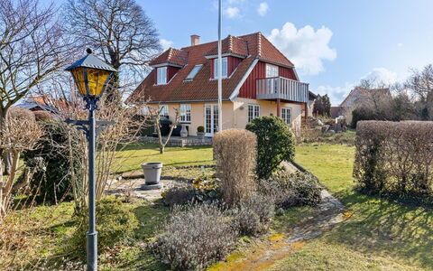 Jolin - 200M from the Sea: Træ, Hus, Sommerhus, Hjem, Tag, Landdistrikt, Sidespor, Bjælkehytte, Garden Bygninger, Hårdttræ