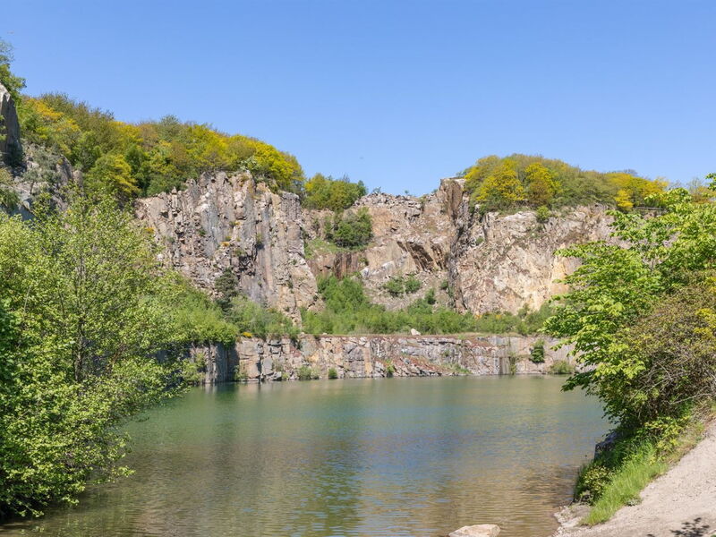 Jolin - 200M from the Sea