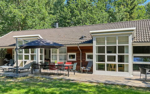 Axel - 1.2Km from the Sea: Træ, Hus, Sommerhus, Hjem, Tag, Landdistrikt, Sidespor, Bjælkehytte, Garden Bygninger, Hårdttræ