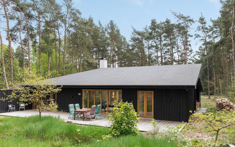 Nuka - 800M from the Sea: Græs, Hus, Tag, Hjem, Sommerhus, Busk, Land Lot, Landdistrikt, Stuehus, Bunddække