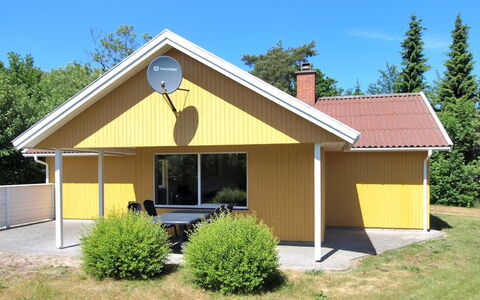 Berthilde - 400M from the Sea: Træ, Hus, Sommerhus, Hjem, Tag, Landdistrikt, Sidespor, Bjælkehytte, Garden Bygninger, Hårdttræ