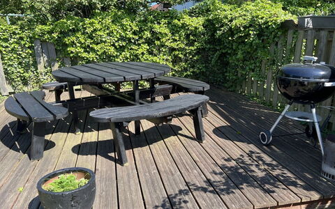 Algeth - 350M from the Sea: Møbel, Indretning, Stol, Gulvbelægning, Bord, Udvej, Etage, Loft, Værelse, Eco Hotel