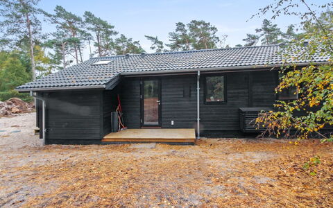 Eliz - 800M from the Sea: Træ, Hus, Sommerhus, Hjem, Tag, Landdistrikt, Sidespor, Bjælkehytte, Garden Bygninger, Hårdttræ