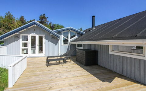 Julietta - 50M from the Sea: Busk, Urban Design, Bunddække, Mursten, Lejlighed, Estate, Murværk, Altan, Landscaping