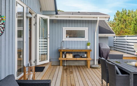 Julietta - 50M from the Sea: Busk, Urban Design, Bunddække, Mursten, Lejlighed, Estate, Murværk, Altan, Landscaping