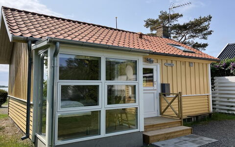 Bilal - 20M from the Sea: Sommerhus, Have, Sidespor, Garden Bygninger, Skygge, Gård, Backyard, Lawn, Stuehus, Landscaping