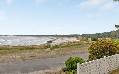 Bilal - 20M from the Sea: Sommerhus, Have, Sidespor, Garden Bygninger, Skygge, Gård, Backyard, Lawn, Stuehus, Landscaping