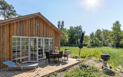 Sami - 200M from the Sea: Træ, Tag, Arkitektur, Hjem, Hus, Sommerhus, Sidespor, Hårdttræ, Hældning, Estate