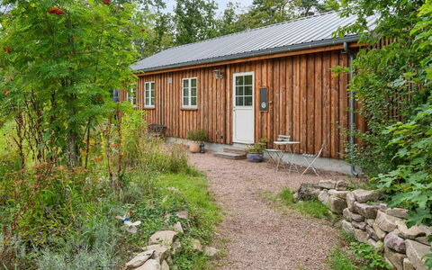 Sami - 200M from the Sea: Træ, Tag, Arkitektur, Hjem, Hus, Sommerhus, Sidespor, Hårdttræ, Hældning, Estate