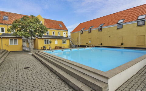 Gulla - 300M from the Sea: Bygning, Hus, Vindue, Hjem, Tag, Boligområde, Busk, Sommerhus, Land Lot