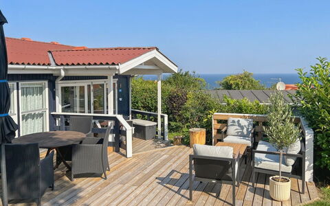 Jolanda - 800M from the Sea: Træ, Hus, Sommerhus, Hjem, Tag, Landdistrikt, Sidespor, Bjælkehytte, Garden Bygninger, Hårdttræ