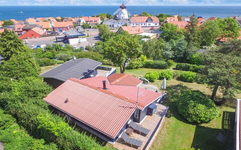 Jolanda - 800M from the Sea: Træ, Hus, Sommerhus, Hjem, Tag, Landdistrikt, Sidespor, Bjælkehytte, Garden Bygninger, Hårdttræ