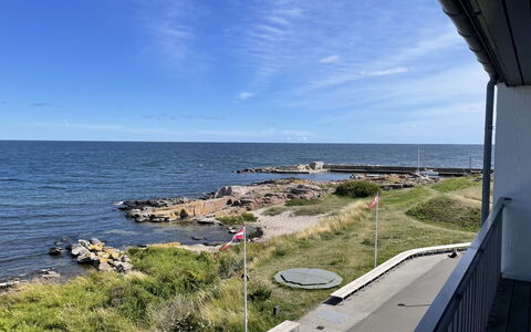Ramona - 10M from the Sea: Træ, Hus, Sommerhus, Hjem, Tag, Landdistrikt, Sidespor, Bjælkehytte, Garden Bygninger, Hårdttræ