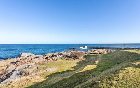 Ramona - 10M from the Sea: Træ, Hus, Sommerhus, Hjem, Tag, Landdistrikt, Sidespor, Bjælkehytte, Garden Bygninger, Hårdttræ